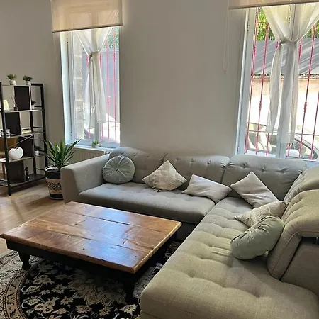 T2 Apartment *
